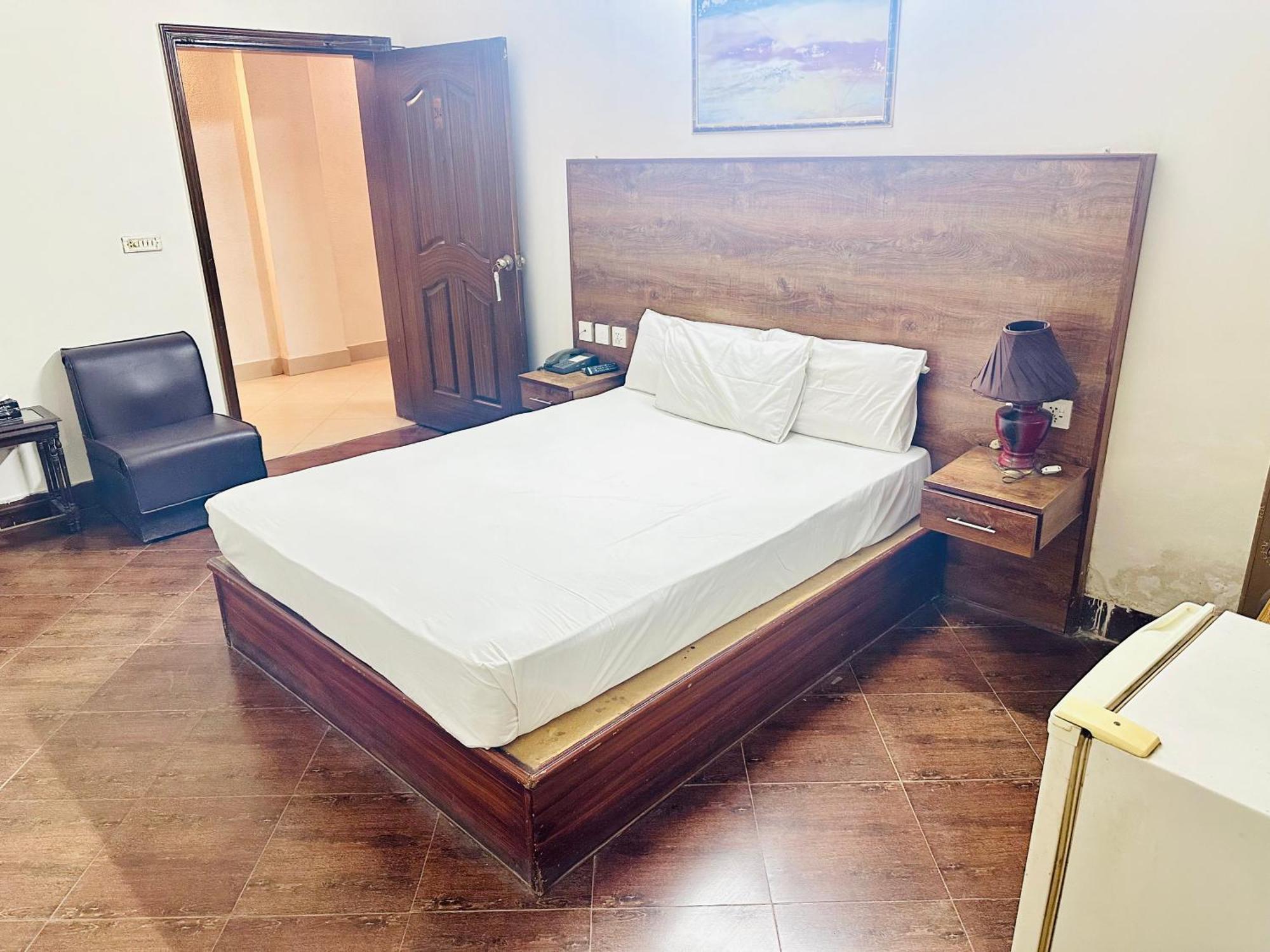 Fiesta Inn Hotel & Resorts Multan Exterior foto