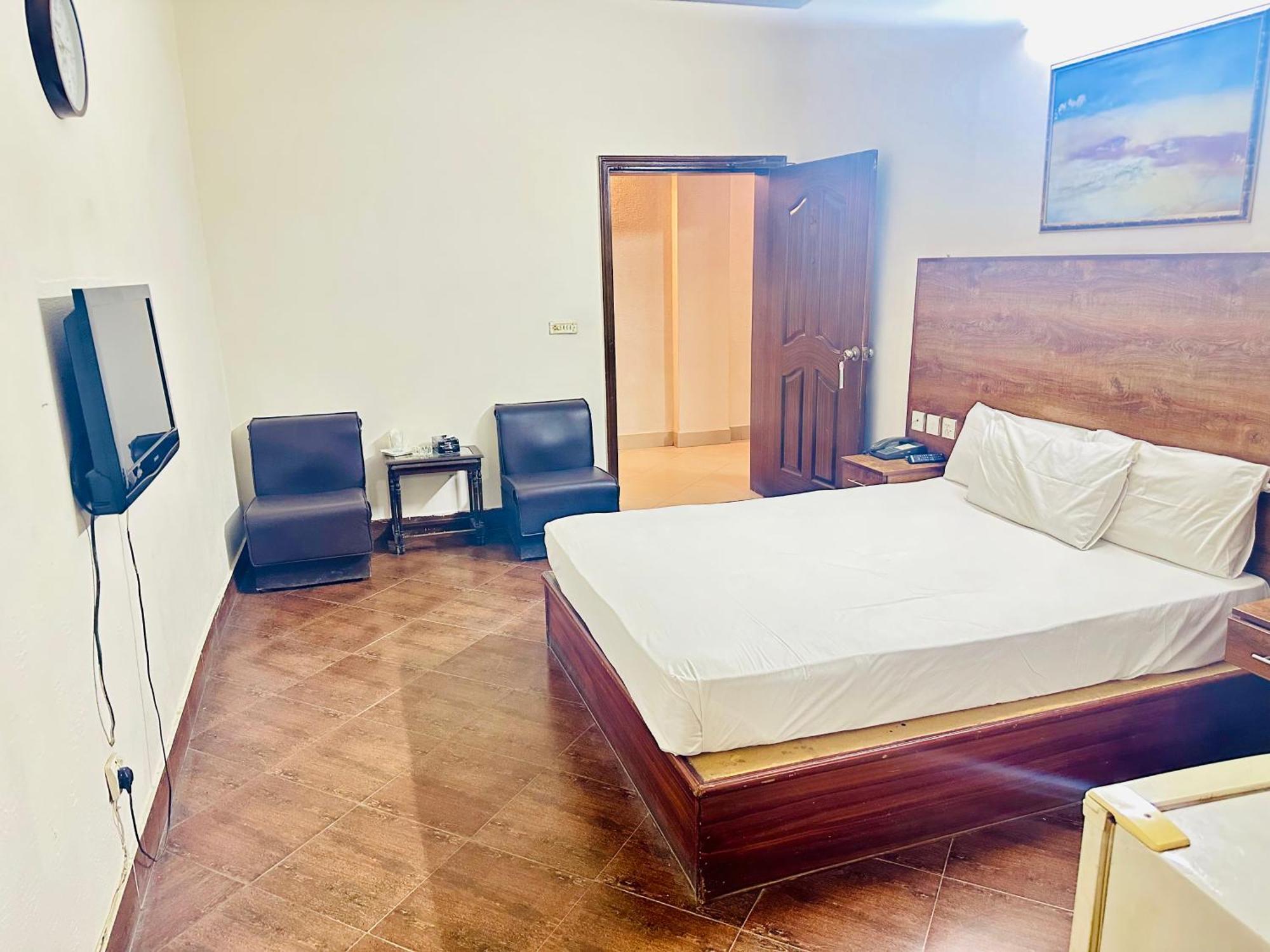Fiesta Inn Hotel & Resorts Multan Exterior foto