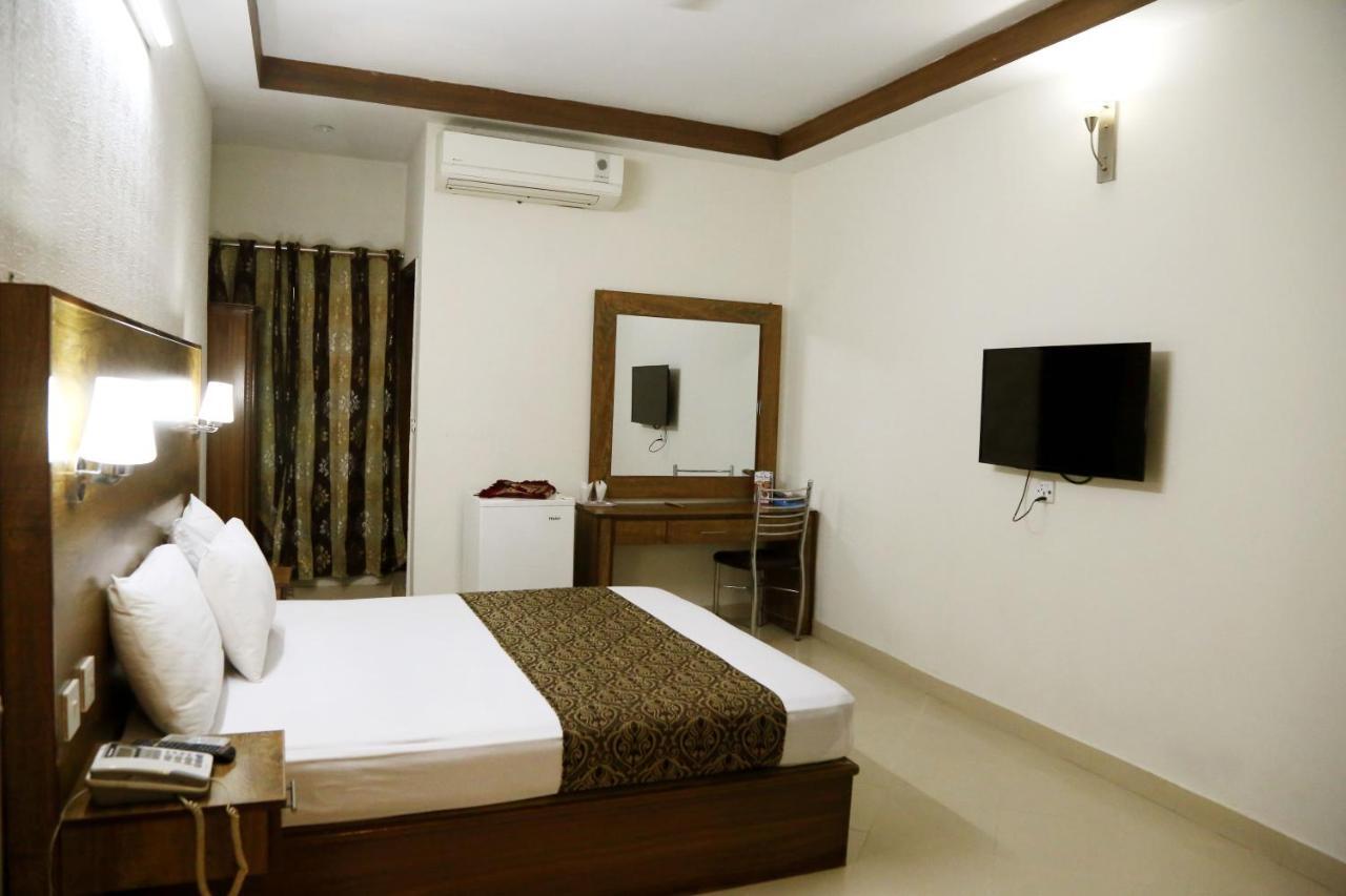 Fiesta Inn Hotel & Resorts Multan Exterior foto